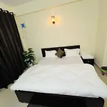 Charming Stay Flat Lucknow