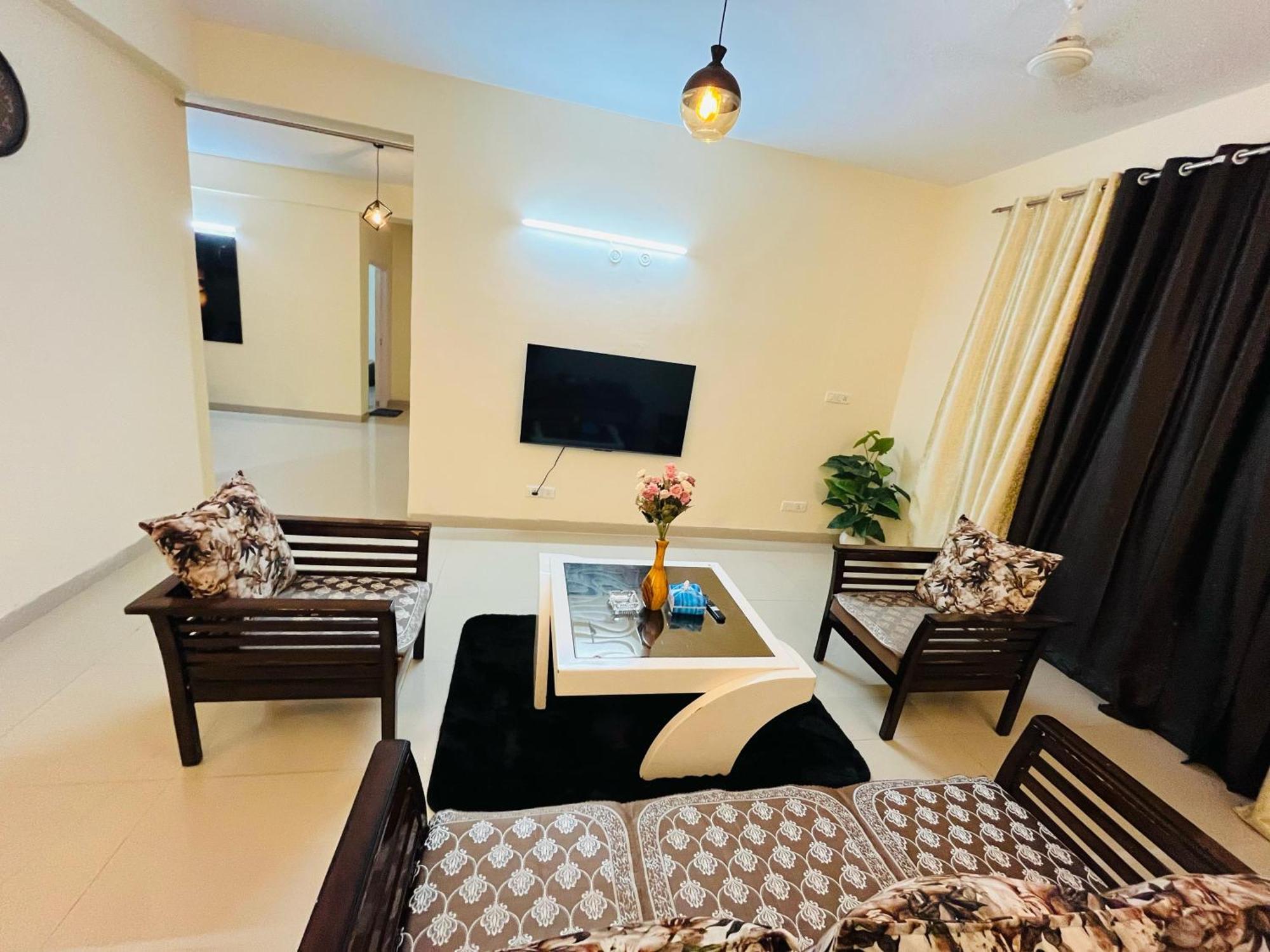 Apartment Charming Flat Lucknow